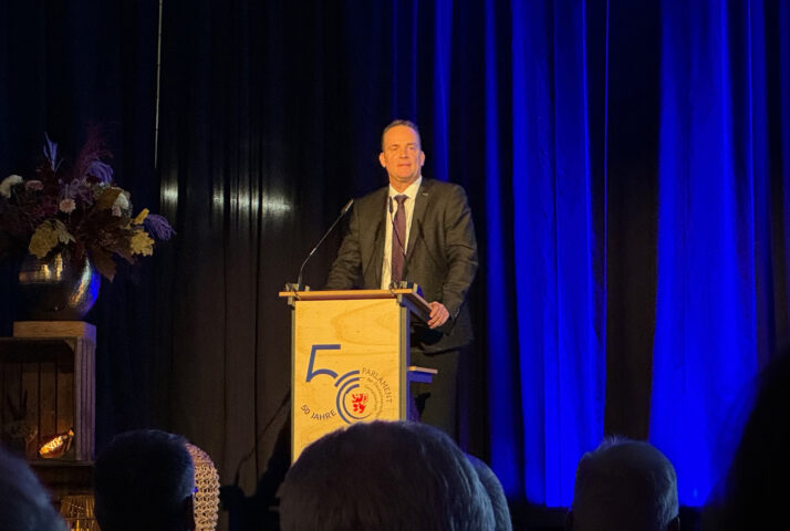 50 Jahre Autonomie: Festakt in der Pater-Damian-Schule in Eupen (Bild: Alain Kniebs/BRF)